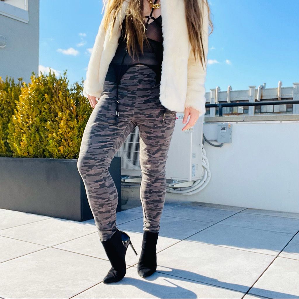 Simply Vera Wong Genderless Pant Camo Leggings Slouchy Lowered Crotch